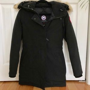 Auth. Canada Goose ‘Victoria’ Down Parka - Black